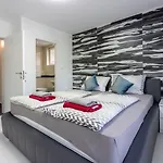 Prázdninový dům Exklusives Mit Privatpool, Whirlpool, Meerblick, Billard, Tischtennis, Fitnessgeraete *