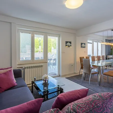 Exklusives Mit Privatpool, Whirlpool, Meerblick, Billard, Tischtennis, Fitnessgeraete