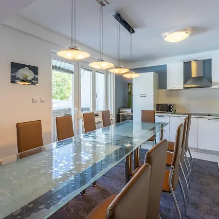 Exklusives Mit Privatpool, Whirlpool, Meerblick, Billard, Tischtennis, Fitnessgeraete Ferienhaus