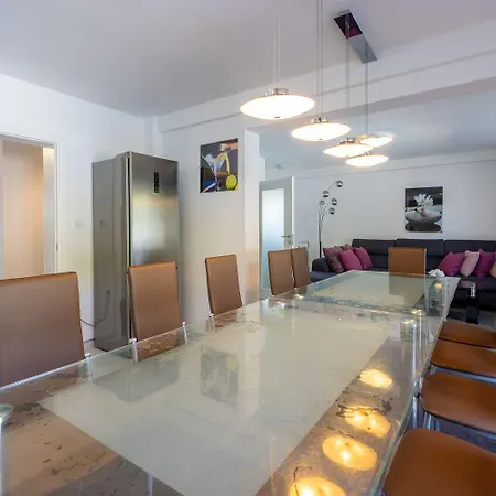 Exklusives Mit Privatpool, Whirlpool, Meerblick, Billard, Tischtennis, Fitnessgeraete *