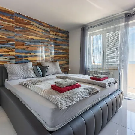 Exklusives Mit Privatpool, Whirlpool, Meerblick, Billard, Tischtennis, Fitnessgeraete * Crikvenica