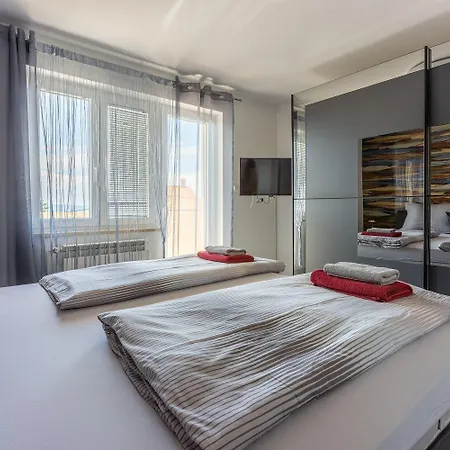 Ferienhaus Exklusives Mit Privatpool, Whirlpool, Meerblick, Billard, Tischtennis, Fitnessgeraete