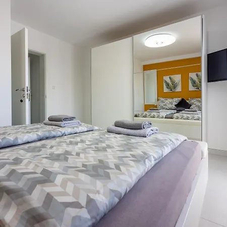 Exklusives Mit Privatpool, Whirlpool, Meerblick, Billard, Tischtennis, Fitnessgeraete Ferienhaus