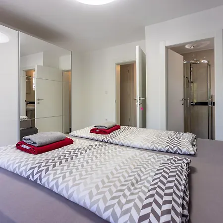 Exklusives Mit Privatpool, Whirlpool, Meerblick, Billard, Tischtennis, Fitnessgeraete Crikvenica