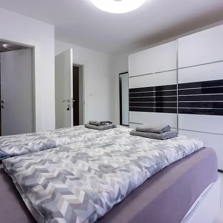 Exklusives Mit Privatpool, Whirlpool, Meerblick, Billard, Tischtennis, Fitnessgeraete *
