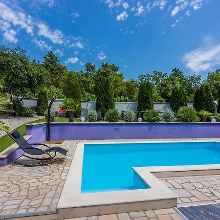 Ferienhaus Exklusives Mit Privatpool, Whirlpool, Meerblick, Billard, Tischtennis, Fitnessgeraete Crikvenica