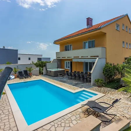 Exklusives Mit Privatpool, Whirlpool, Meerblick, Billard, Tischtennis, Fitnessgeraete