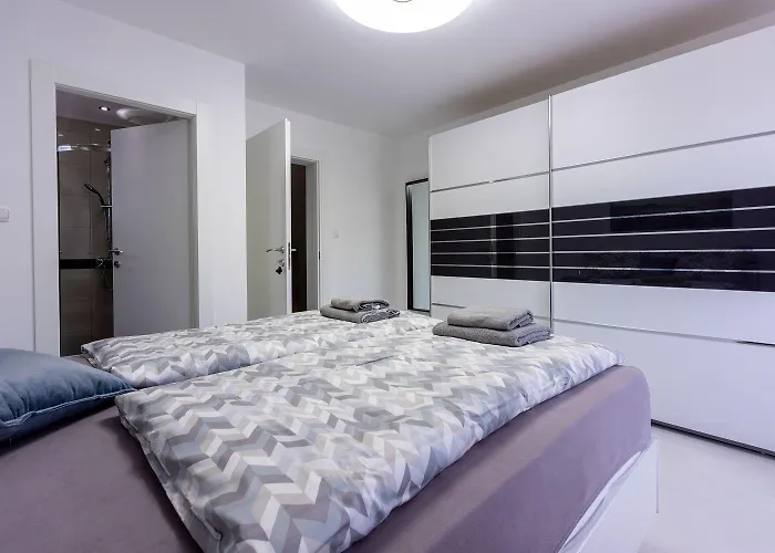 Exklusives Mit Privatpool, Whirlpool, Meerblick, Billard, Tischtennis, Fitnessgeraete *