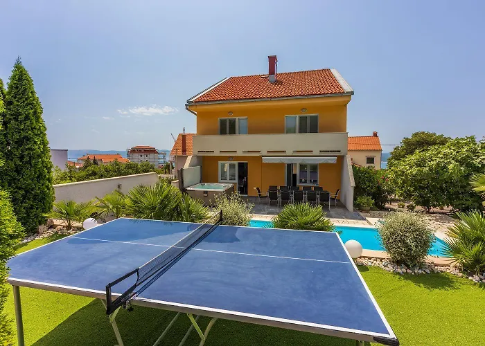 Tatil Evi Exklusives Mit Privatpool, Whirlpool, Meerblick, Billard, Tischtennis, Fitnessgeraete Crikvenica