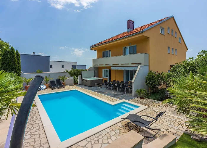 Exklusives Mit Privatpool, Whirlpool, Meerblick, Billard, Tischtennis, Fitnessgeraete